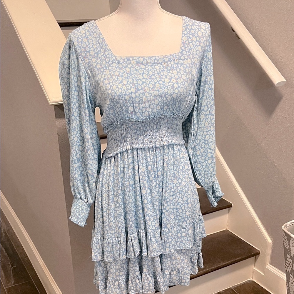 Angie Absolutely Adorable Blue Floral Women's Dress. So Many Details. NWT Sz L